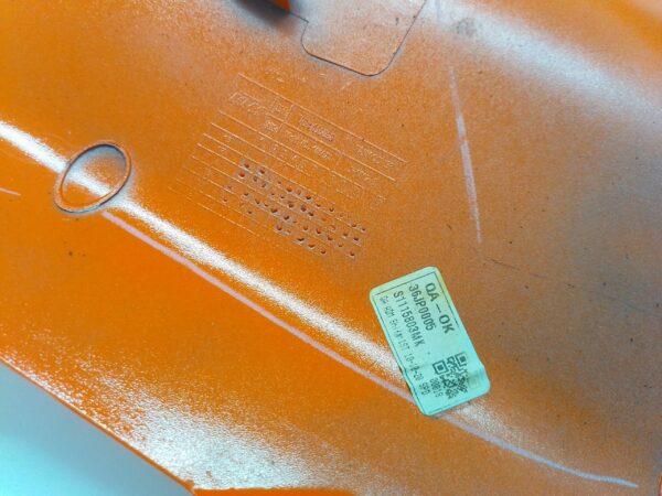 KTM Duke 125 Fianchetto serbatoio sinistro graffi da riparare Jp181206