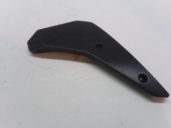 Aprilia caponord 1200 14 17 Carena inferiore 2b000249