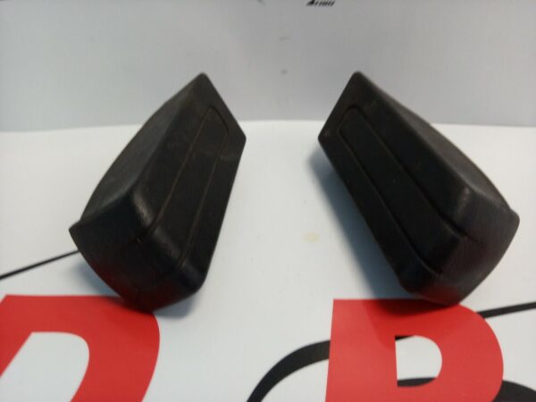COPPIA GOMME PEDANA POGGIAPIEDI PIAGGIO HEXAGON 125/250 GT-GTX 1998-2002