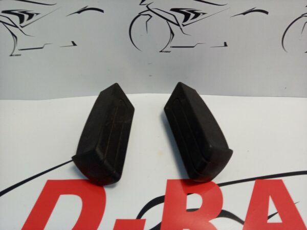 COPPIA GOMME PEDANA POGGIAPIEDI PIAGGIO HEXAGON 125/250 GT-GTX 1998-2002