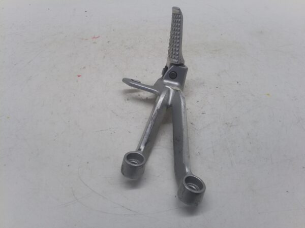 Suzuki gsx-r 1000 03 04 supporto pedana posteriore sinistra graffi