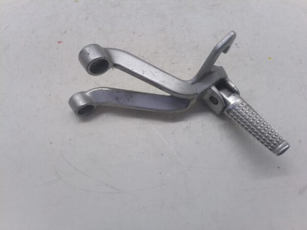 Suzuki gsx-r 1000 03 04 supporto pedana posteriore sinistra graffi